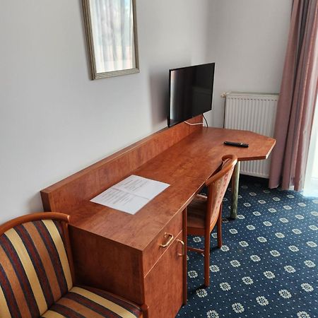 Hotel Hoyers In Pinneberg Prisdorf المظهر الخارجي الصورة