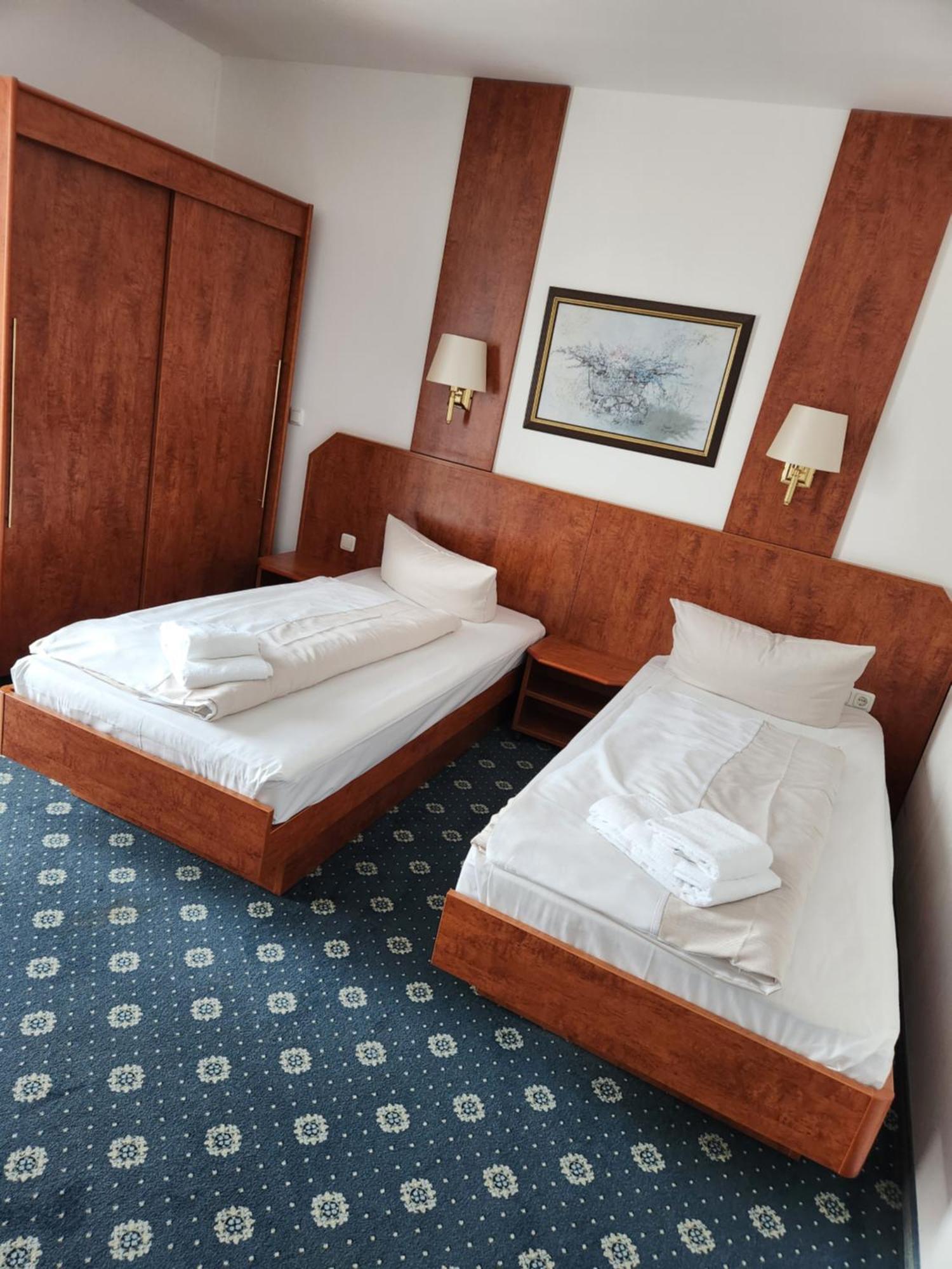 Hotel Hoyers In Pinneberg Prisdorf المظهر الخارجي الصورة